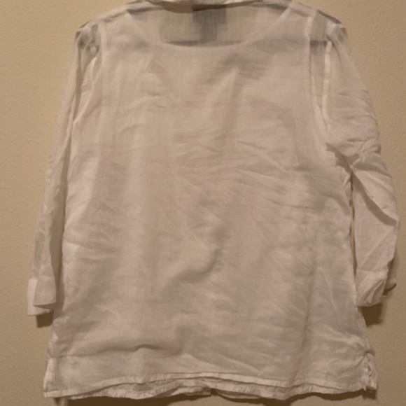 White Button-Down Shirt w/t Stitched Flowers - Picture 10 of 13